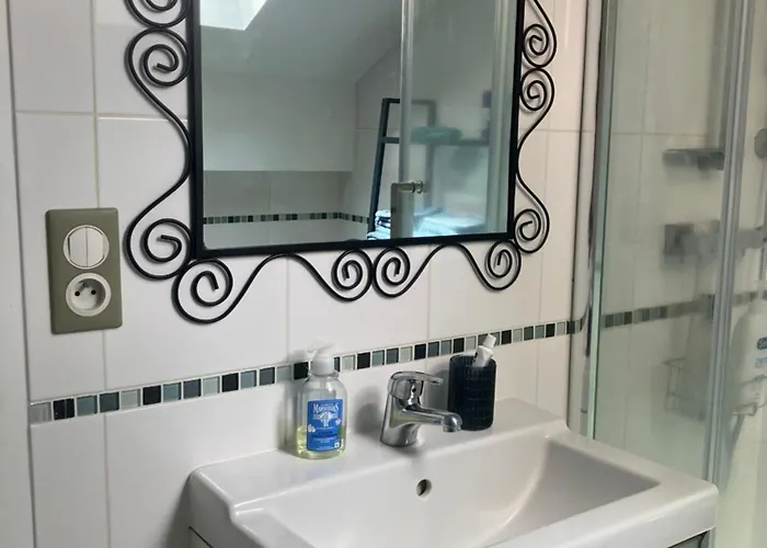 Centre-ville Climatise Avec Parking Gratuit *